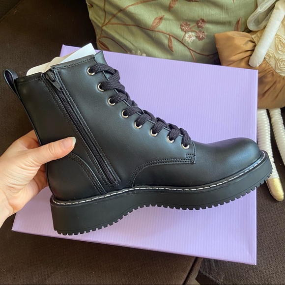 Steve Madden 🌸 Madden Girl Kurtt Lace Up Chunky Combat Boots - Picture 2 of 5